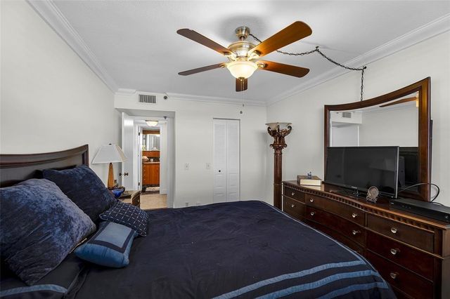 105 Lake Emerald Drive 711, Oakland Park, FL 33309