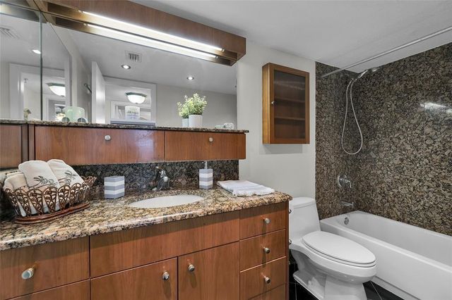 105 Lake Emerald Drive 711, Oakland Park, FL 33309