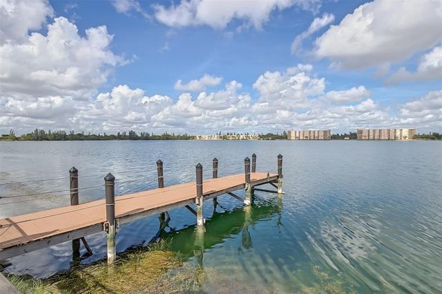 105 Lake Emerald Drive 711, Oakland Park, FL 33309