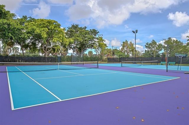 105 Lake Emerald Drive 711, Oakland Park, FL 33309