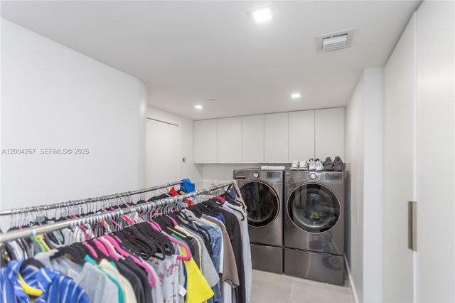 20191 E Country Club Dr TH9, Aventura, FL 33180