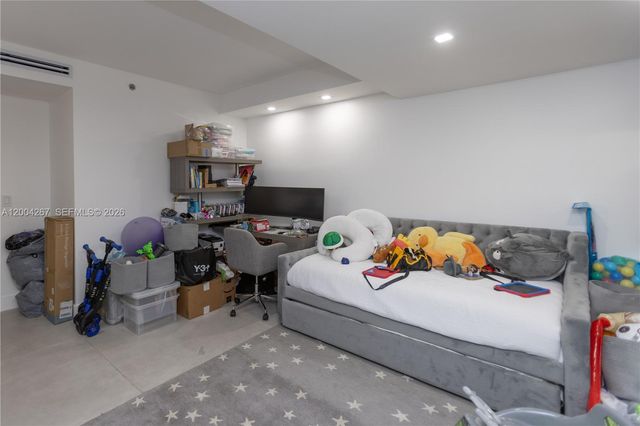 20191 E Country Club Dr TH9, Aventura, FL 33180
