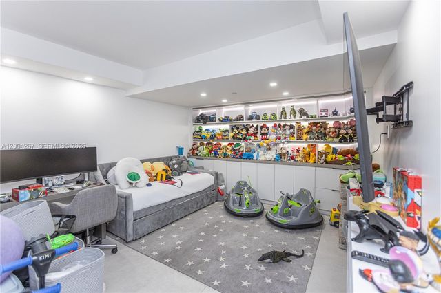 20191 E Country Club Dr TH9, Aventura, FL 33180