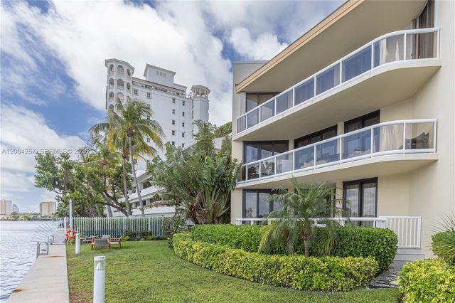 20191 E Country Club Dr TH9, Aventura, FL 33180