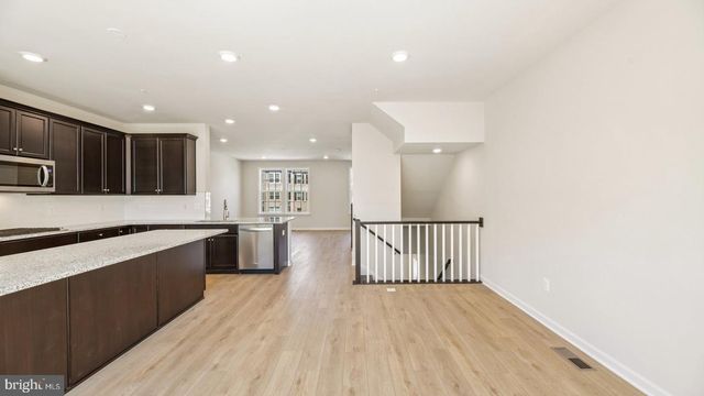 7834 PRESIDENTIAL PKWY, Upper Marlboro, MD 20774
