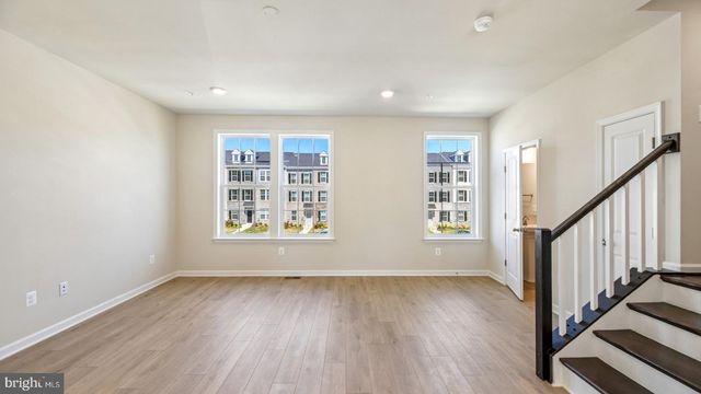 7834 PRESIDENTIAL PKWY, Upper Marlboro, MD 20774