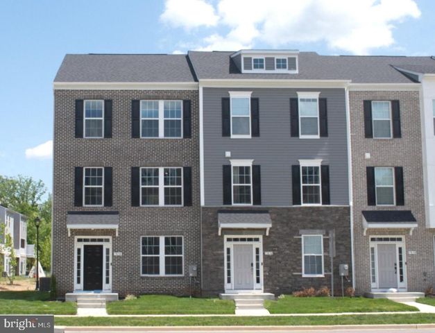 7834 PRESIDENTIAL PKWY, Upper Marlboro, MD 20774