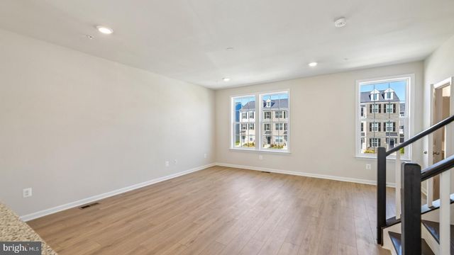 7834 PRESIDENTIAL PKWY, Upper Marlboro, MD 20774