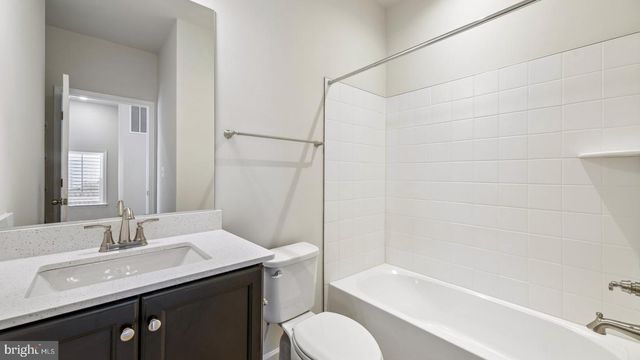 7834 PRESIDENTIAL PKWY, Upper Marlboro, MD 20774