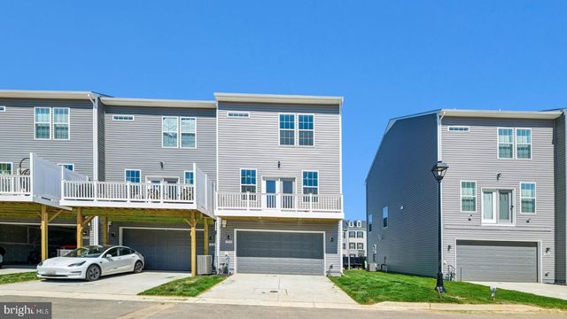 7834 PRESIDENTIAL PKWY, Upper Marlboro, MD 20774