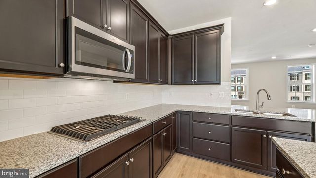 7834 PRESIDENTIAL PKWY, Upper Marlboro, MD 20774