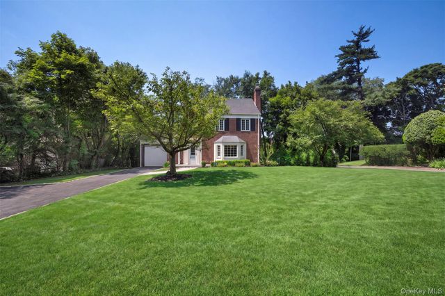 6 Brookbridge Road, Great Neck, NY 11021