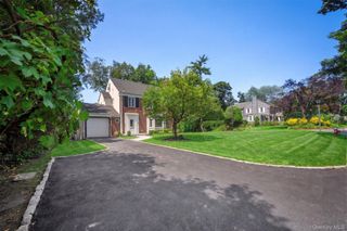 6 Brookbridge Road, Great Neck, NY 11021