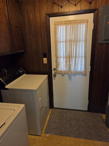 4779 Mixville Road, Sealy, TX 77474
