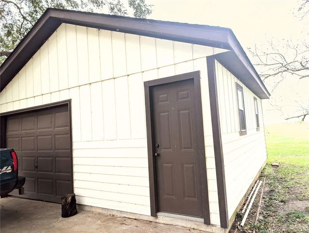 4779 Mixville Road, Sealy, TX 77474