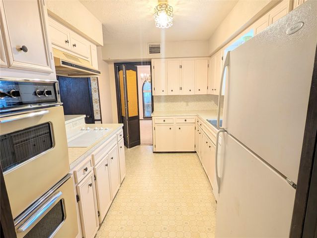 4779 Mixville Road, Sealy, TX 77474