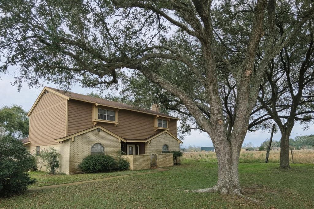 4779 Mixville Road, Sealy, TX 77474