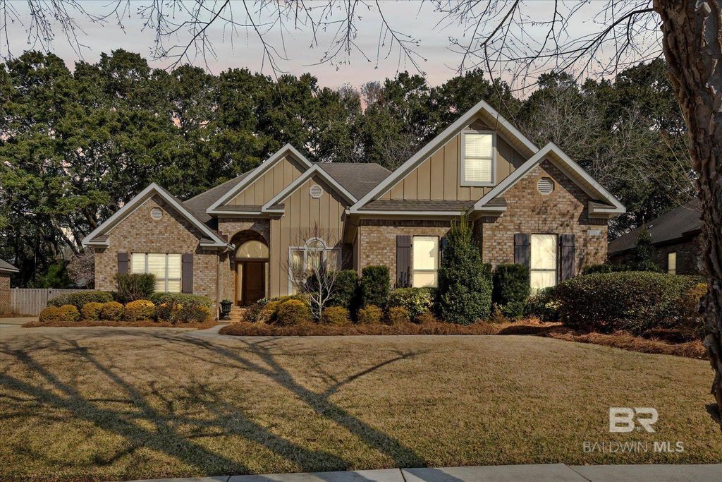 111 Sedgefield Avenue, Fairhope, AL 36532