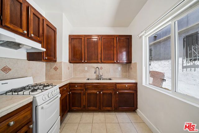 1267 Vin Scully Avenue 5, Los Angeles, CA 90026