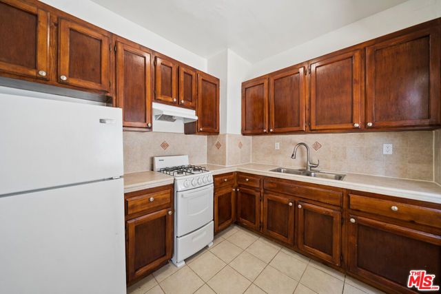 1267 Vin Scully Avenue 5, Los Angeles, CA 90026