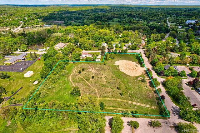 12800 Fountain Square, Springfield Twp, MI 48350