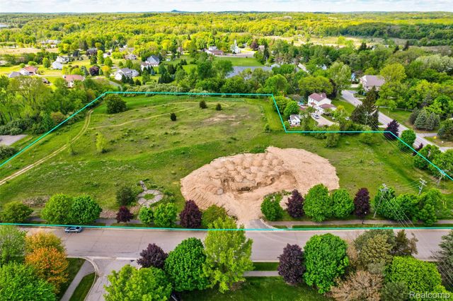 12800 Fountain Square, Springfield Twp, MI 48350