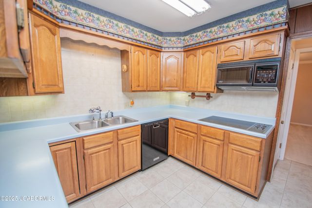 756 S SUMMIT DRIVE, Holts Summit, MO 65043