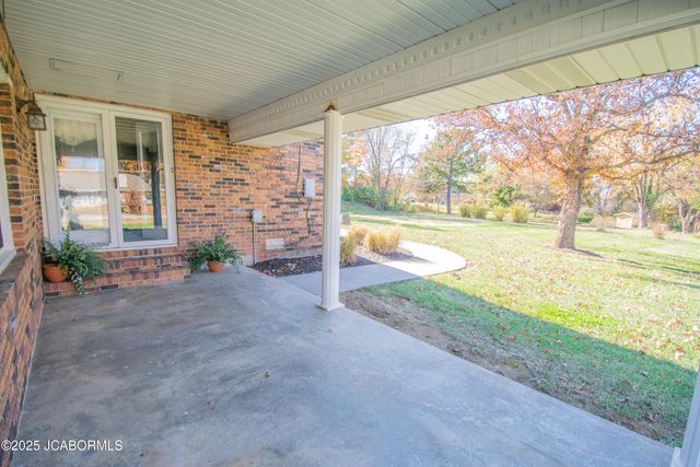 756 S SUMMIT DRIVE, Holts Summit, MO 65043