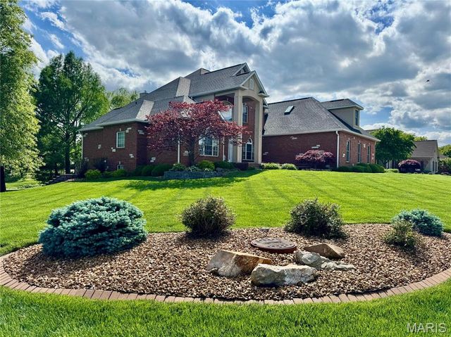 1034 Far Oaks Drive, Caseyville, IL 62232