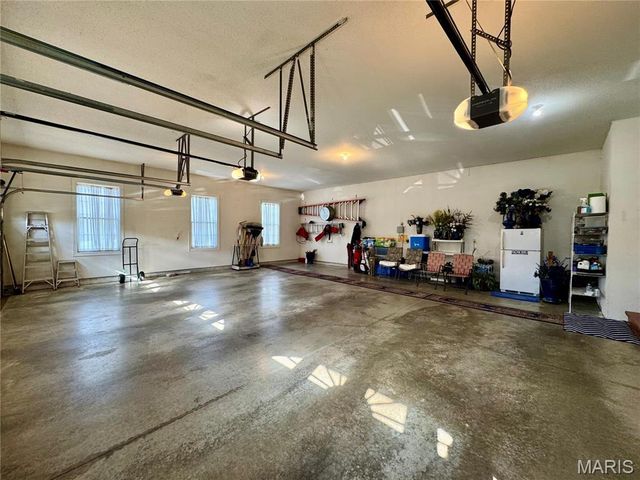 1034 Far Oaks Drive, Caseyville, IL 62232