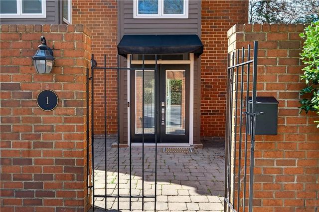 1 Willow Glen NE, Atlanta, GA 30342