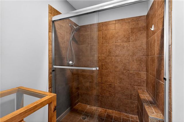 1 Willow Glen NE, Atlanta, GA 30342