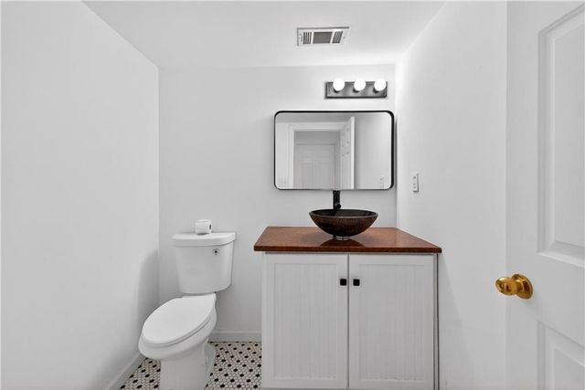 1 Willow Glen NE, Atlanta, GA 30342