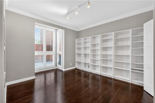 1 Willow Glen NE, Atlanta, GA 30342