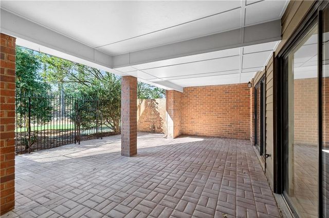 1 Willow Glen NE, Atlanta, GA 30342