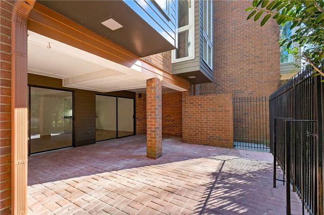 1 Willow Glen NE, Atlanta, GA 30342