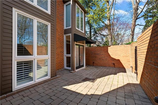 1 Willow Glen NE, Atlanta, GA 30342