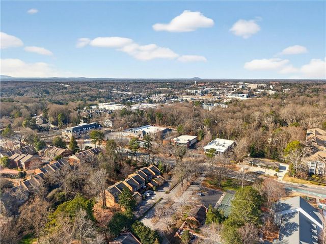 1 Willow Glen NE, Atlanta, GA 30342