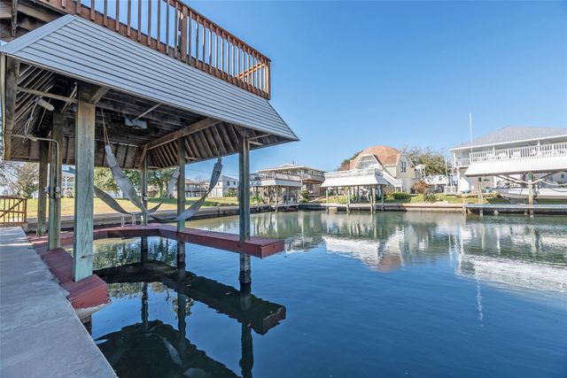 12840 E Camino Famoso, Galveston, TX 77554