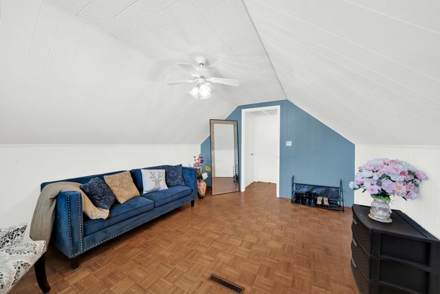 8912 Windsor Lane, Bridgeview, IL 60455