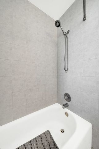 8912 Windsor Lane, Bridgeview, IL 60455