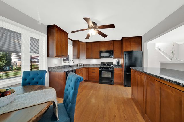 8912 Windsor Lane, Bridgeview, IL 60455