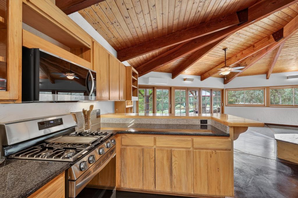 Image 17 of property listing at 32115 Rock Hill Lane, Auberry, CA 93602