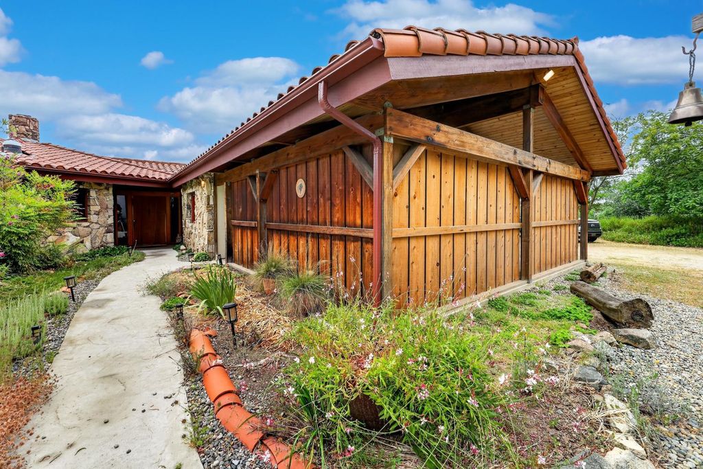 Image 49 of property listing at 32115 Rock Hill Lane, Auberry, CA 93602
