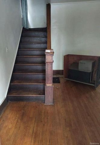 6534 E Firwood Street, Detroit, MI 48210