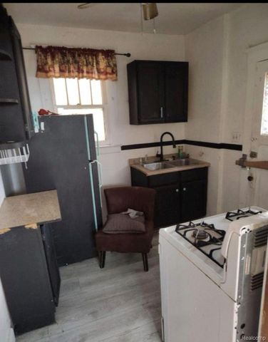 6534 E Firwood Street, Detroit, MI 48210