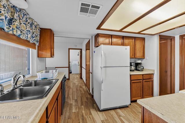 1629 BOB MURPHY Drive, El Paso, TX 79936
