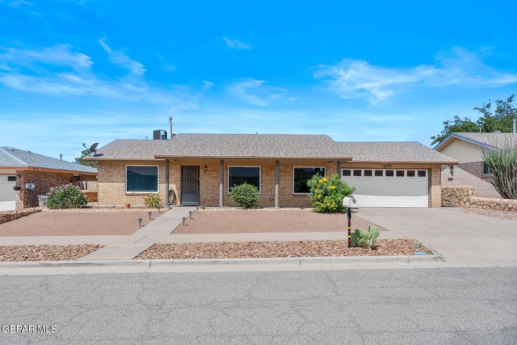 1629 BOB MURPHY Drive, El Paso, TX 79936