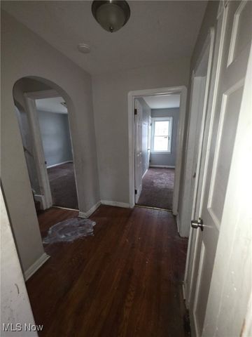 3852 Lee Heights Boulevard, Cleveland, OH 44128