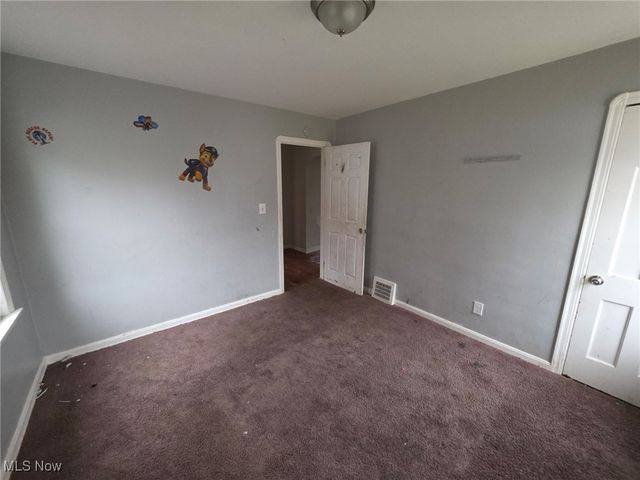 3852 Lee Heights Boulevard, Cleveland, OH 44128